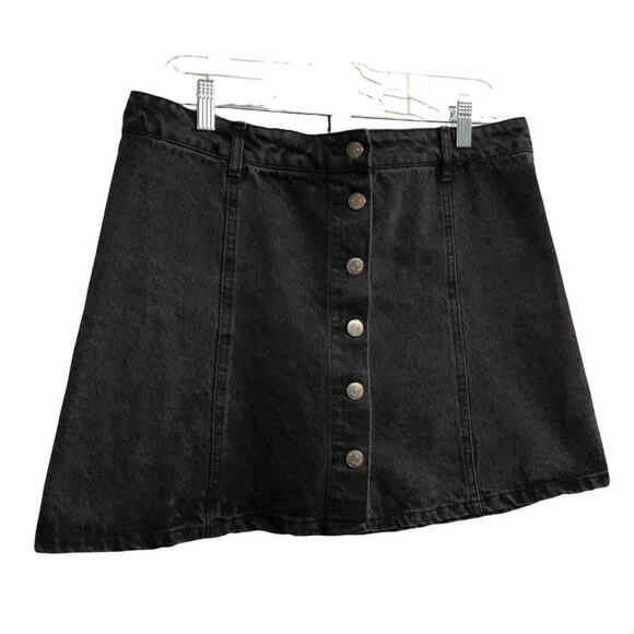 Forever 21 A-line mini skirt, button front, fitted waist, black denim  30 Black - Picture 3 of 7